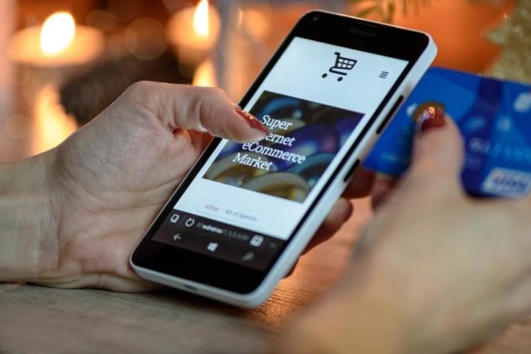 Compra por impulso: o que acontece nos segundos antes de clicar em comprar